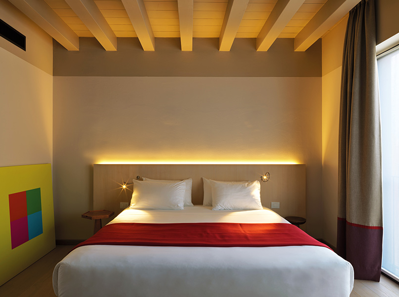 知名酒店裝修公司分析酒店裝修照明設(shè)計要注意些什么？