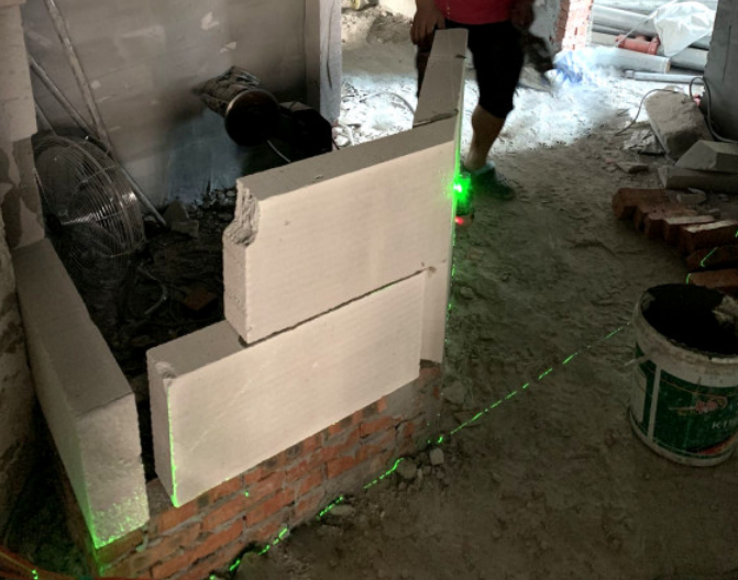 喜大普奔 | 熱烈慶祝柏天酒店6-7樓隔墻裝飾工程順利完工?。。? /></a></div>
                        <div   id=